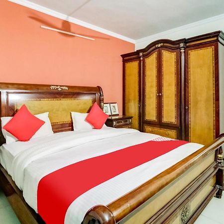 Oyo Hotel R K Residency Gurgaon Exteriör bild