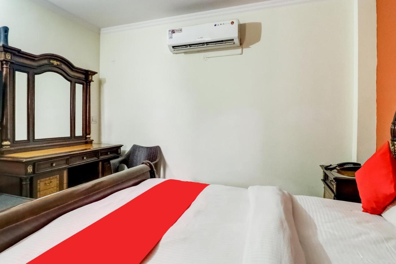 Oyo Hotel R K Residency Gurgaon Exteriör bild