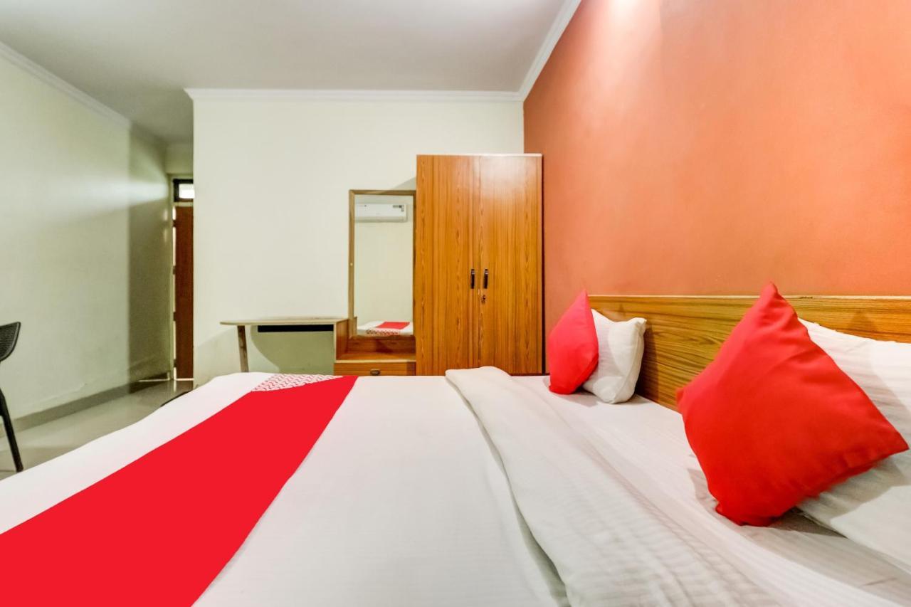 Oyo Hotel R K Residency Gurgaon Exteriör bild